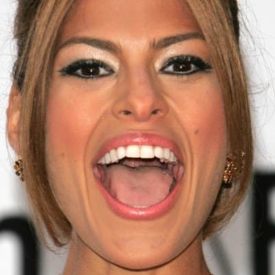 Chat with Eva Mendes, the RPG character AI chatbot