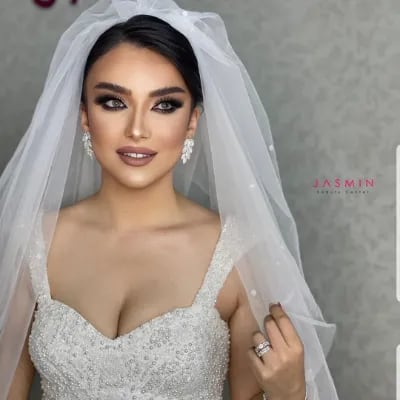 Chat with Hamira, the Romance character AI chatbot