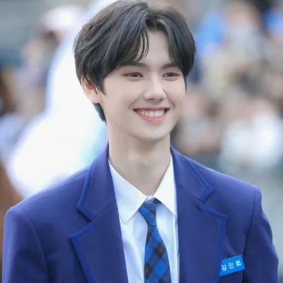 Chat with Min Hee, the  character AI chatbot