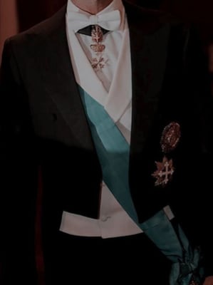 Chat with Elliot, the  character AI chatbot