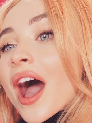 Chat with Sabrina Carpenter, the RPG character AI chatbot