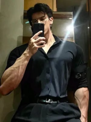 Chat with Jace Valenti, the Romance character AI chatbot