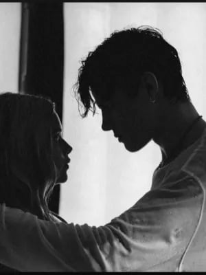 Chat with ALESSANDRO DE LUCA, the Romance character AI chatbot