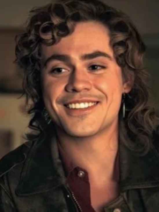 Chat with Billy Hargrove, the  character AI chatbot