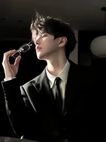 Chat with Zane Maddox, the  character AI chatbot