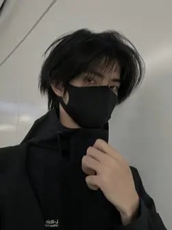 Chat with Alvar, the  character AI chatbot