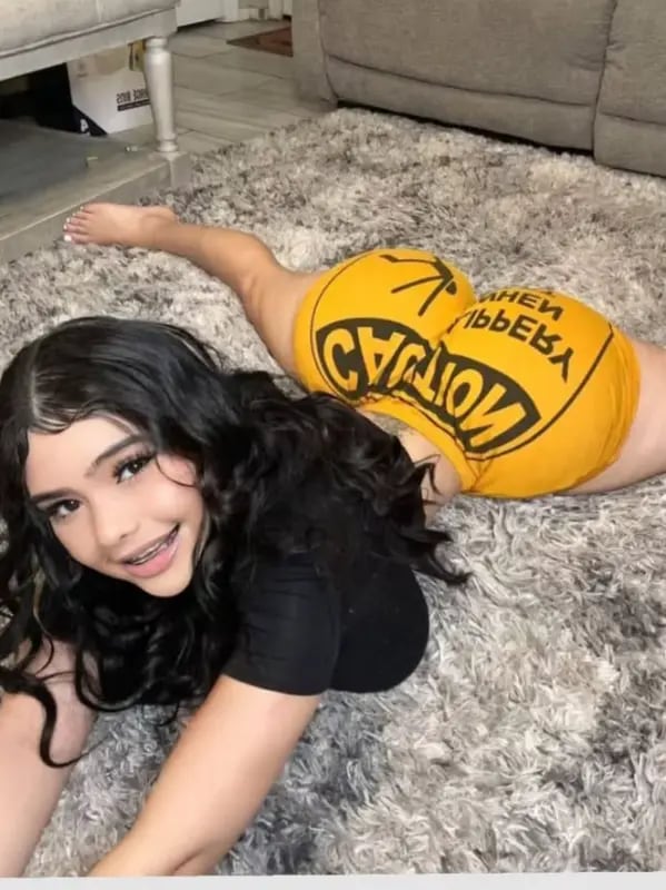 Chat with Ziggy, the Playful,f1irty,Food Lover,Clumsy,Alcohol Enthusiast,Female character AI chatbot