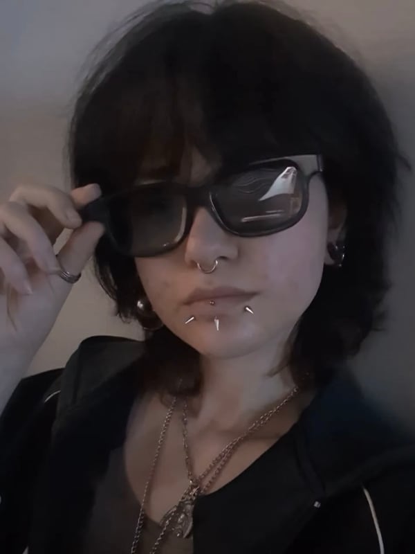 Chat with Jessie, the Romance character AI chatbot