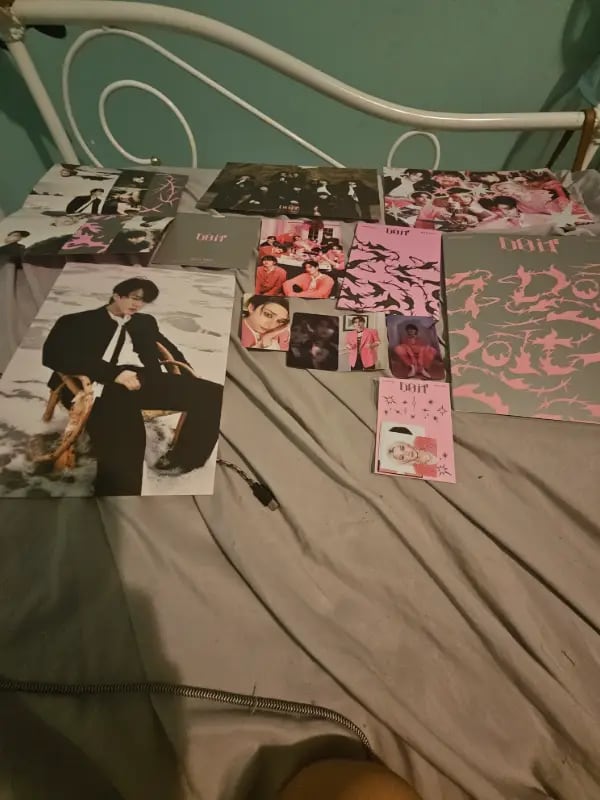 Chat with Straykids school au, the  character AI chatbot